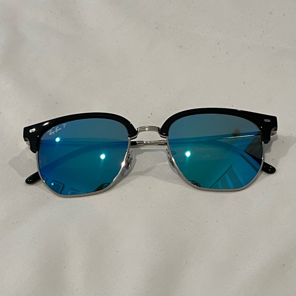 Ray-Ban Unisex New Clubmaster on Silver/Black